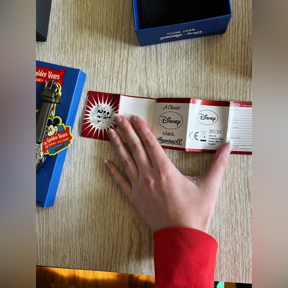 NWT Vintage Disney’s Golden Years of Watches Gray Watch - Picture 13 of 14